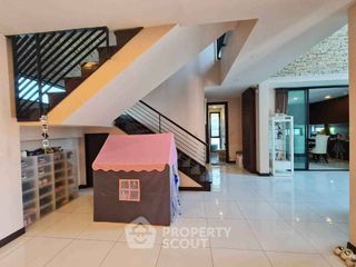À vendre 3 chambres maison de ville à Mueang Chon Buri, Chonburi