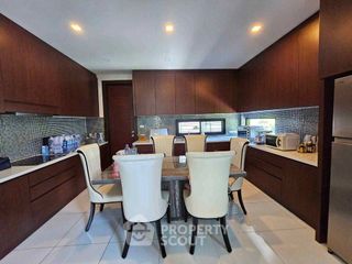 À vendre 3 chambres maison de ville à Mueang Chon Buri, Chonburi