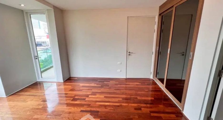 For sale 1 bed condo in Watthana, Bangkok