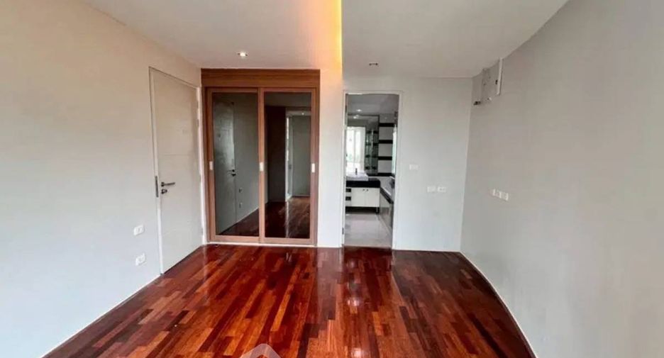 For sale 1 bed condo in Watthana, Bangkok