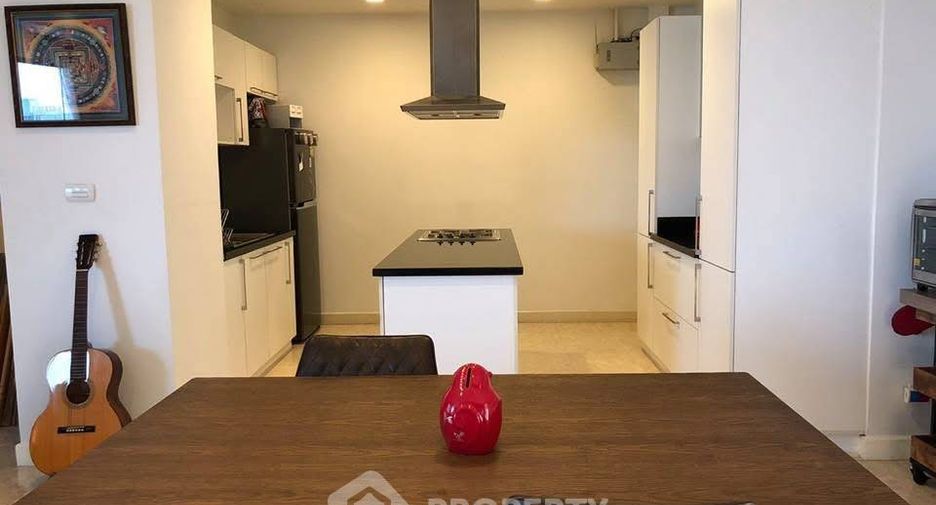 For sale 3 bedrooms condo in Khlong Toei, Bangkok
