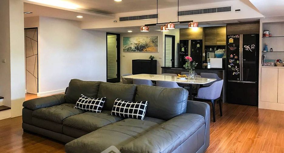 For sale 5 bedrooms condo in Watthana, Bangkok