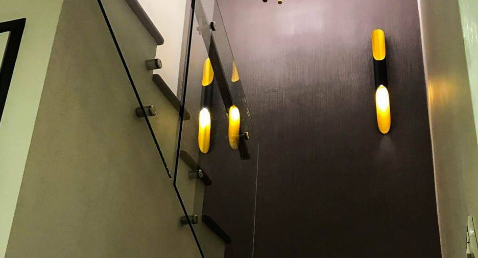 For sale 5 bedrooms condo in Watthana, Bangkok