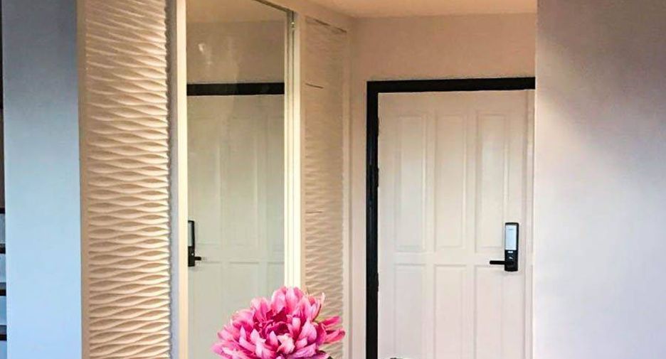 For sale 5 bedrooms condo in Watthana, Bangkok