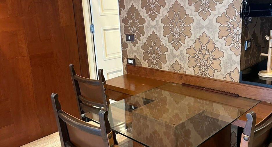 For sale 2 bedrooms condo in Phaya Thai, Bangkok