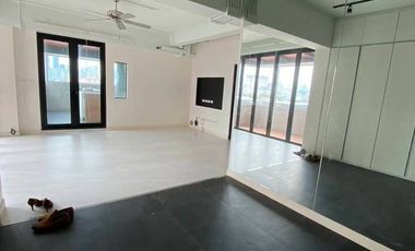 ขาย 2 ห้องนอน คอนโด ใน ห้วยขวาง, กรุงเทพฯ