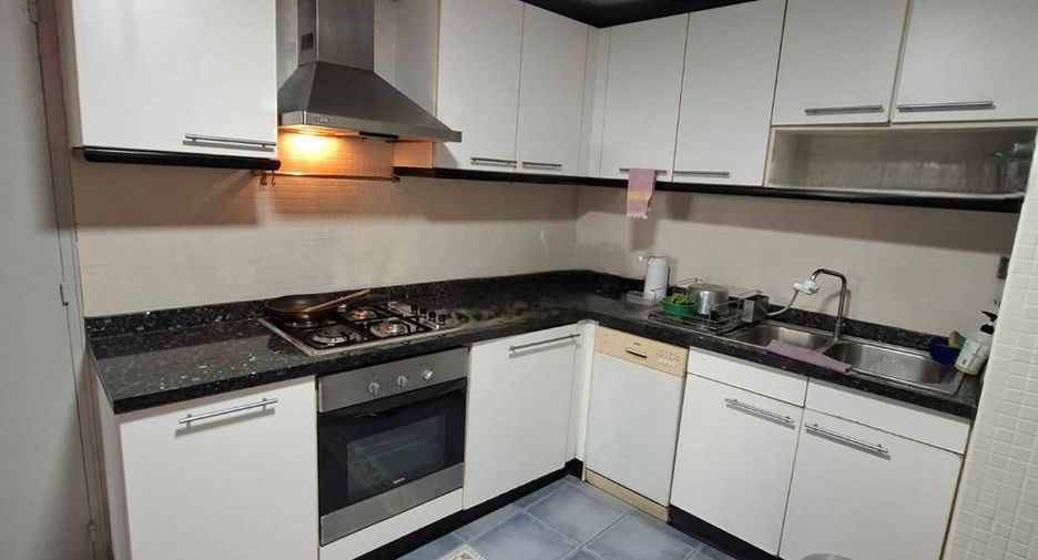 For sale 2 bedrooms condo in Khlong Toei, Bangkok