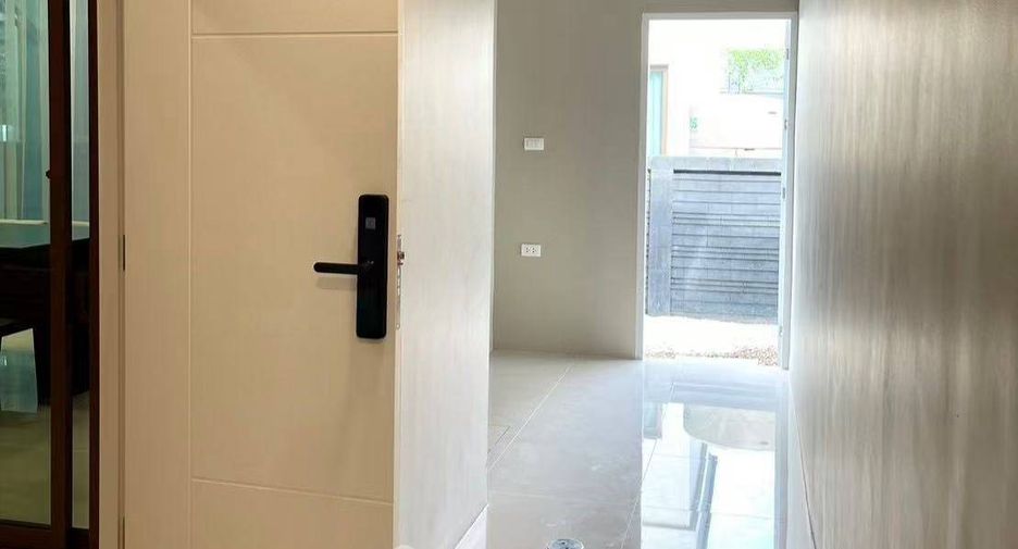 Casa en venta de 4 habitaciones en Bang Kapi, Bangkok