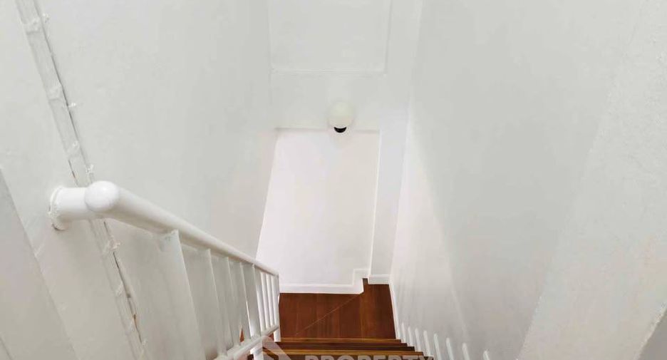 For sale 3 bedrooms house in Bang Kapi, Bangkok