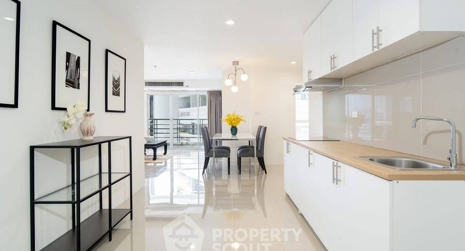 For sale 4 bedrooms condo in Khlong Toei, Bangkok