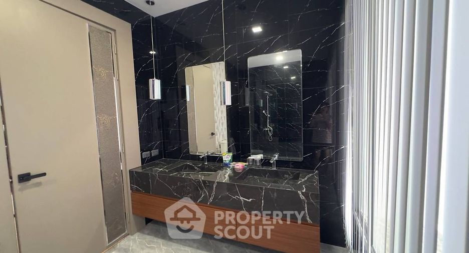 For sale 5 bedrooms villa in Sattahip, Chonburi