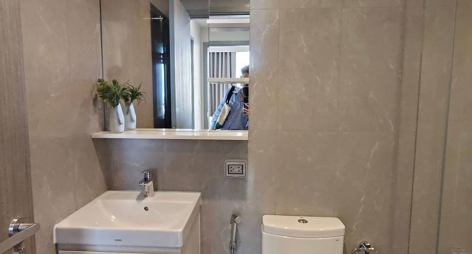 For sale 2 bedrooms condo in Sathon, Bangkok