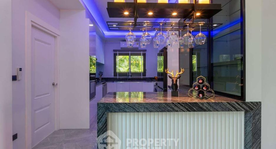 For sale 5 bedrooms villa in Jomtien, Pattaya