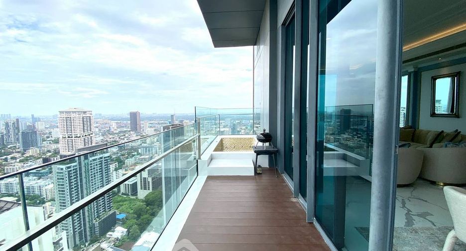 For sale 2 bedrooms condo in Khlong Toei, Bangkok