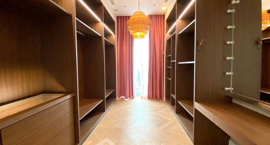 For sale 2 bedrooms condo in Khlong Toei, Bangkok
