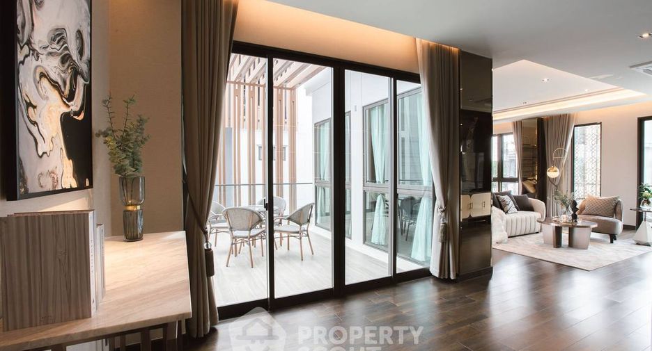For sale 4 bedrooms house in Phasi Charoen, Bangkok