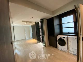 À vendre 2 chambres condo à Yan Nawa, Bangkok