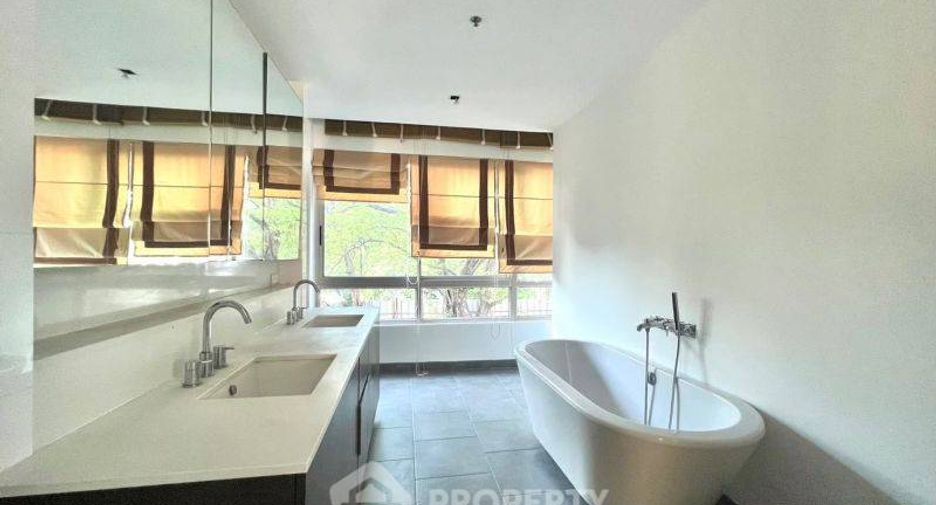 Condo en venta de 3 habitaciones en Yan Nawa, Bangkok