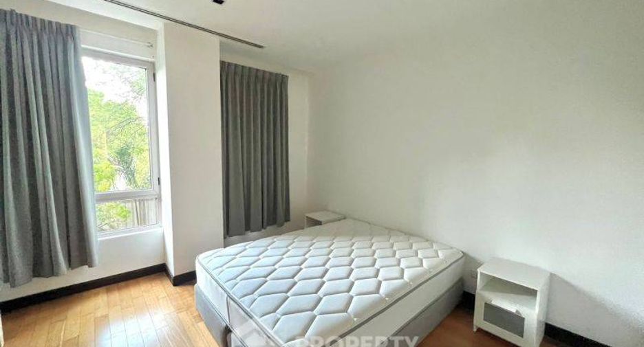 Condo en venta de 3 habitaciones en Yan Nawa, Bangkok