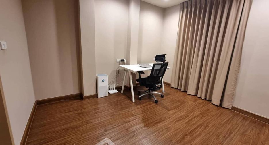 For sale 3 bedrooms townhouse in Bang Khen, Bangkok