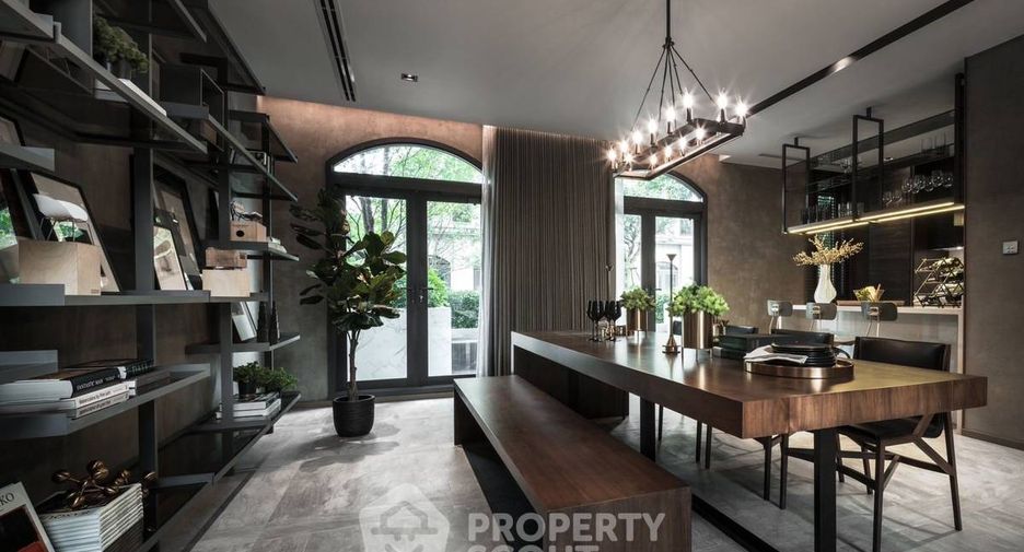 For sale 3 bedrooms house in Phaya Thai, Bangkok