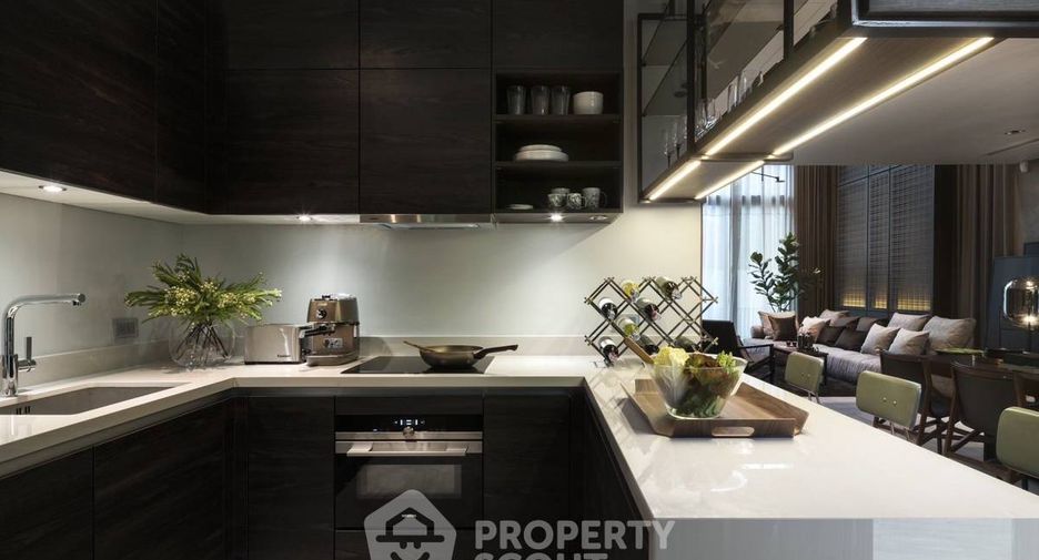 For sale 3 bedrooms house in Phaya Thai, Bangkok