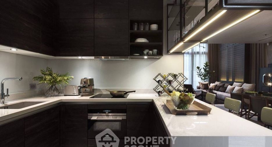 For sale 3 bedrooms house in Phaya Thai, Bangkok