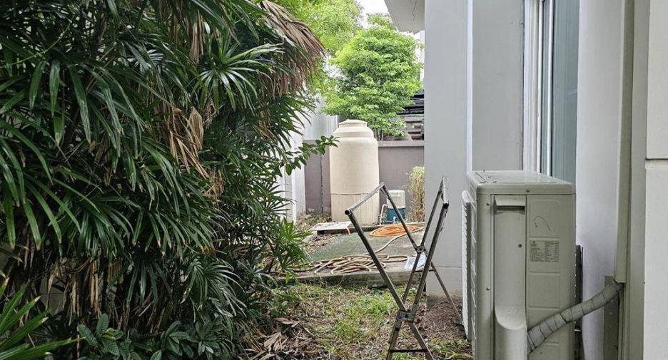 For sale 3 bedrooms house in Prawet, Bangkok