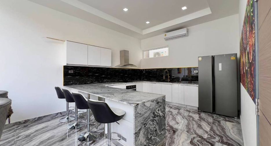 For rent and for sale 6 bedrooms villa in Bang Lamung, Chonburi