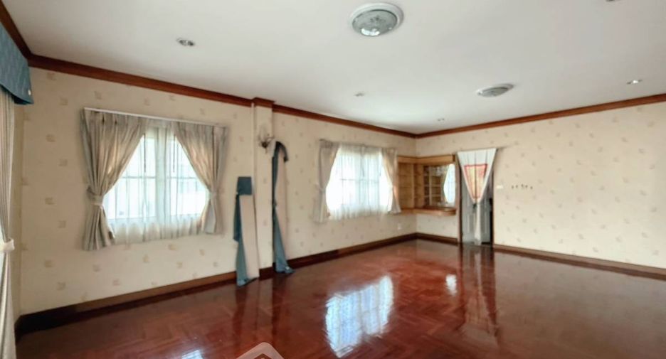 For sale 3 bedrooms house in Bang Khae, Bangkok