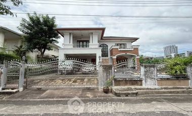 Casa en venta de 3 habitaciones en Bang Khae, Bangkok