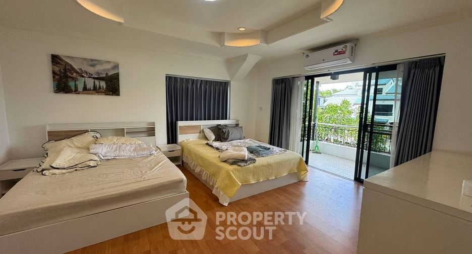 Haus zum Kauf mit 4 Zimmer in Sattahip, Chonburi