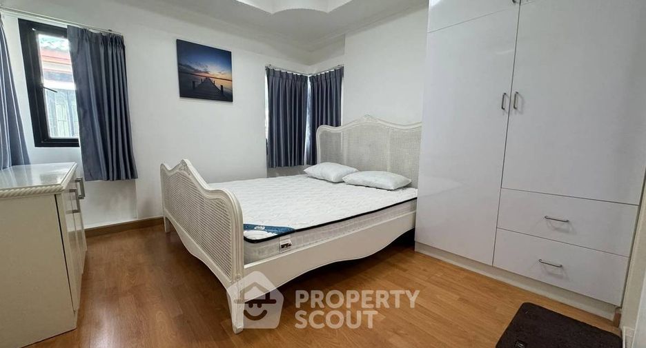 Haus zum Kauf mit 4 Zimmer in Sattahip, Chonburi