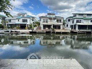 Haus zum Kauf mit 4 Zimmer in Na Jomtien, Pattaya