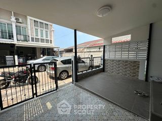 For sale 4 ベッドルーム townhouse in Bang Lamung, Chonburi