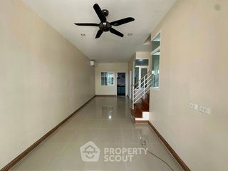 For sale 4 ベッドルーム townhouse in Bang Lamung, Chonburi
