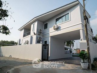 For rent and for sale 6 bedrooms villa in Bang Lamung, Chonburi