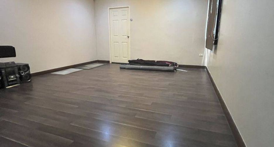 For sale 3 bedrooms condo in Khan Na Yao, Bangkok