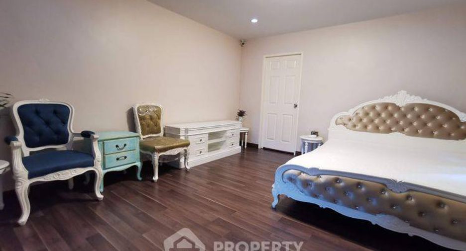 For sale 3 bedrooms condo in Khan Na Yao, Bangkok