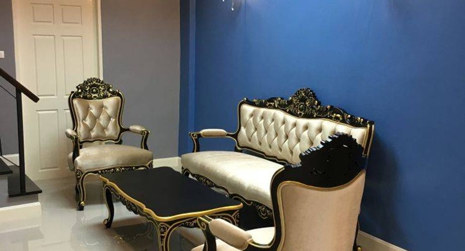 For sale 3 bedrooms condo in Khan Na Yao, Bangkok