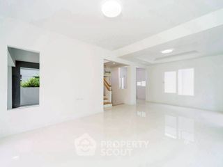 出售 3 卧室 独立屋 在 Bang Phli, Samut Prakan