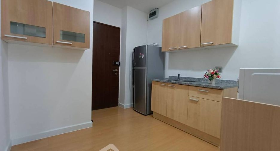 For sale 1 bed condo in Khlong Toei, Bangkok