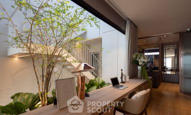 À vendre 3 chambres maison de ville à Lat Phrao, Bangkok