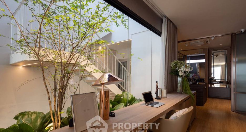 For sale 3 bedrooms townhouse in Lat Phrao, Bangkok