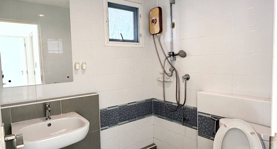 For sale 3 bedrooms house in Khlong Sam Wa, Bangkok