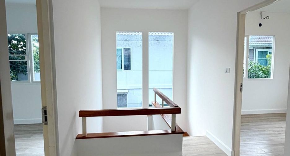 For sale 3 bedrooms house in Khlong Sam Wa, Bangkok