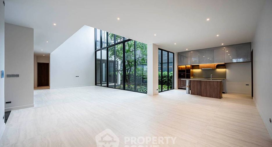 Casa en venta de 5 habitaciones en Bang Kapi, Bangkok
