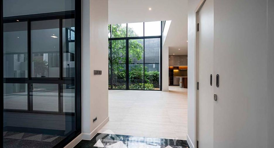 Casa en venta de 5 habitaciones en Bang Kapi, Bangkok