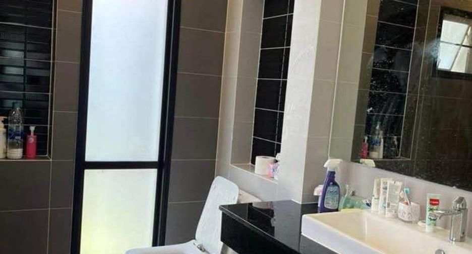 For sale 4 bedrooms house in Mueang Chon Buri, Chonburi