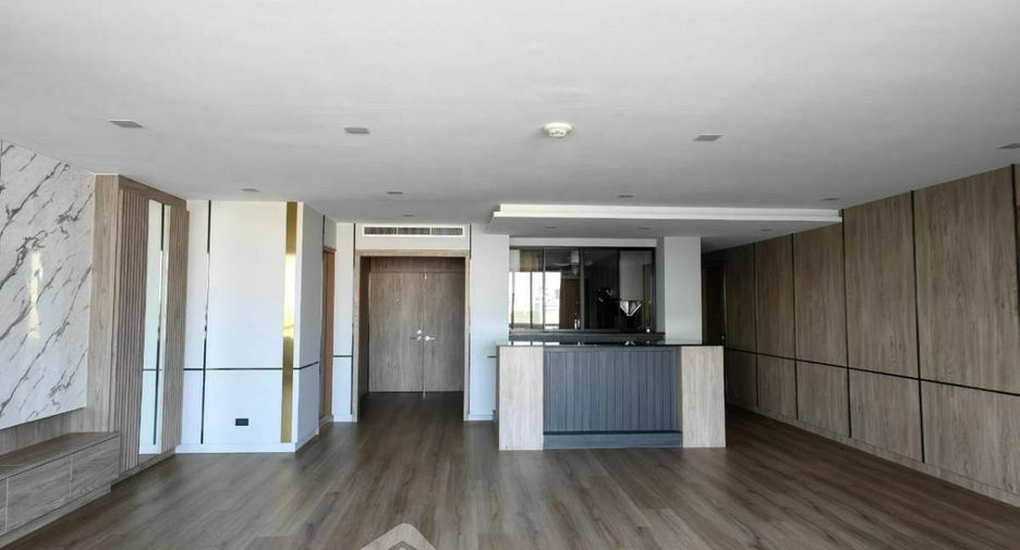 Condo en alquiler y en venta de 3 habitaciones en Pathum Wan, Bangkok